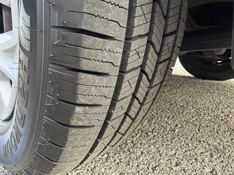 Used 2018 Ford Transit 150 XL RWD image 38