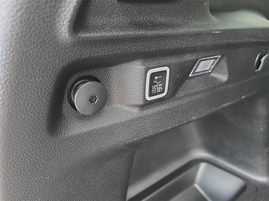 Used 2024 Jeep Grand Cherokee L Limited w/ Luxury Tech Group II image 17