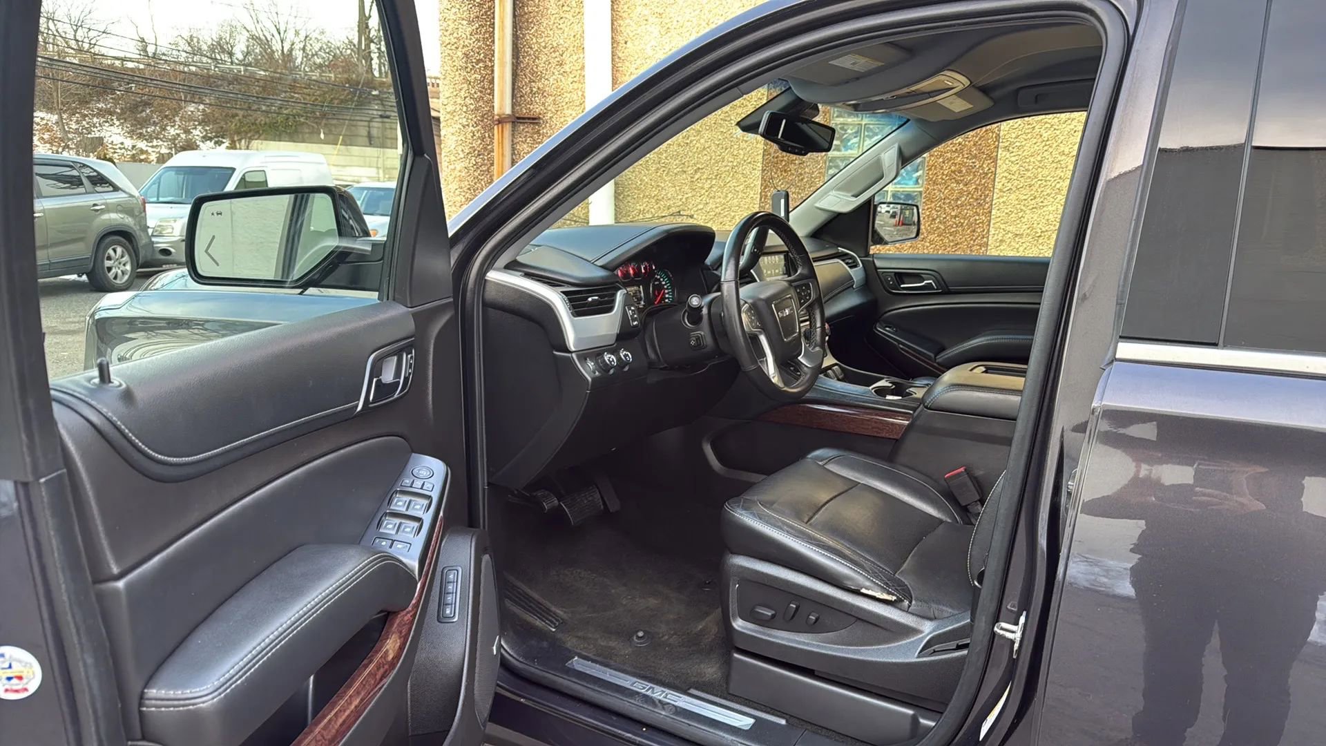 Used 2017 GMC Yukon XL SLT image 22