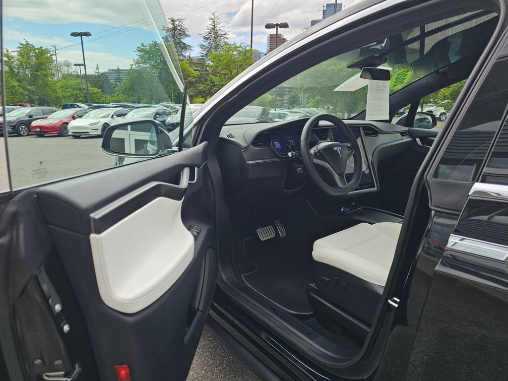Used 2020 Tesla Model X Performance image 23
