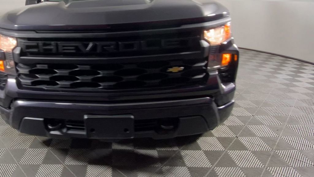 Used 2023 Chevrolet Silverado 1500 Custom image 5