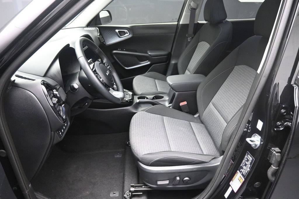 Used 2025 Kia Soul EX FWD image 18