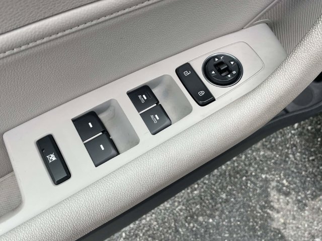 Used 2015 Hyundai Sonata Limited w/ Option Group 06 FWD image 18