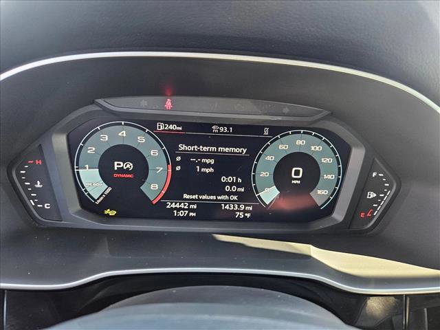Used 2025 Audi Q3 2.0T Premium image 11