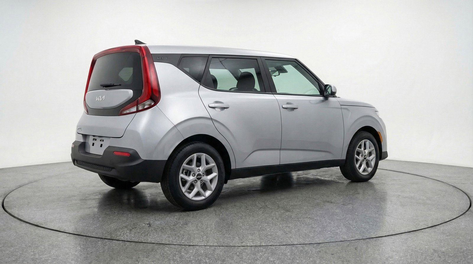 Used 2025 Kia Soul LX w/ LX Technology Package FWD image 9