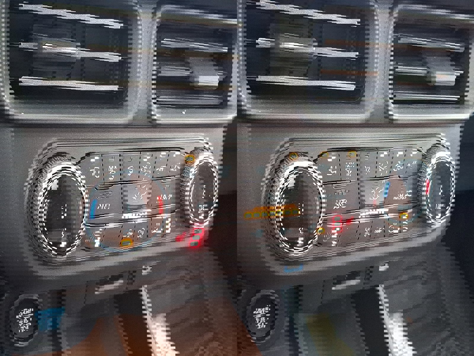 Used 2022 Ford Maverick Lariat w/ Lariat Luxury Package image 16