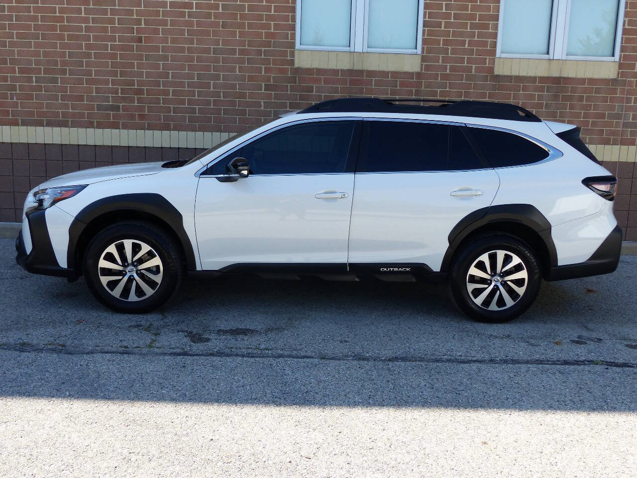 Used 2024 Subaru Outback Premium AWD/4WD image 7