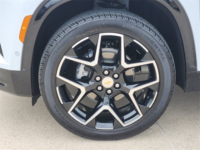 Used 2026 Chevrolet Traverse High Country w/ LPO, Floor Liner Package AWD/4WD image 17