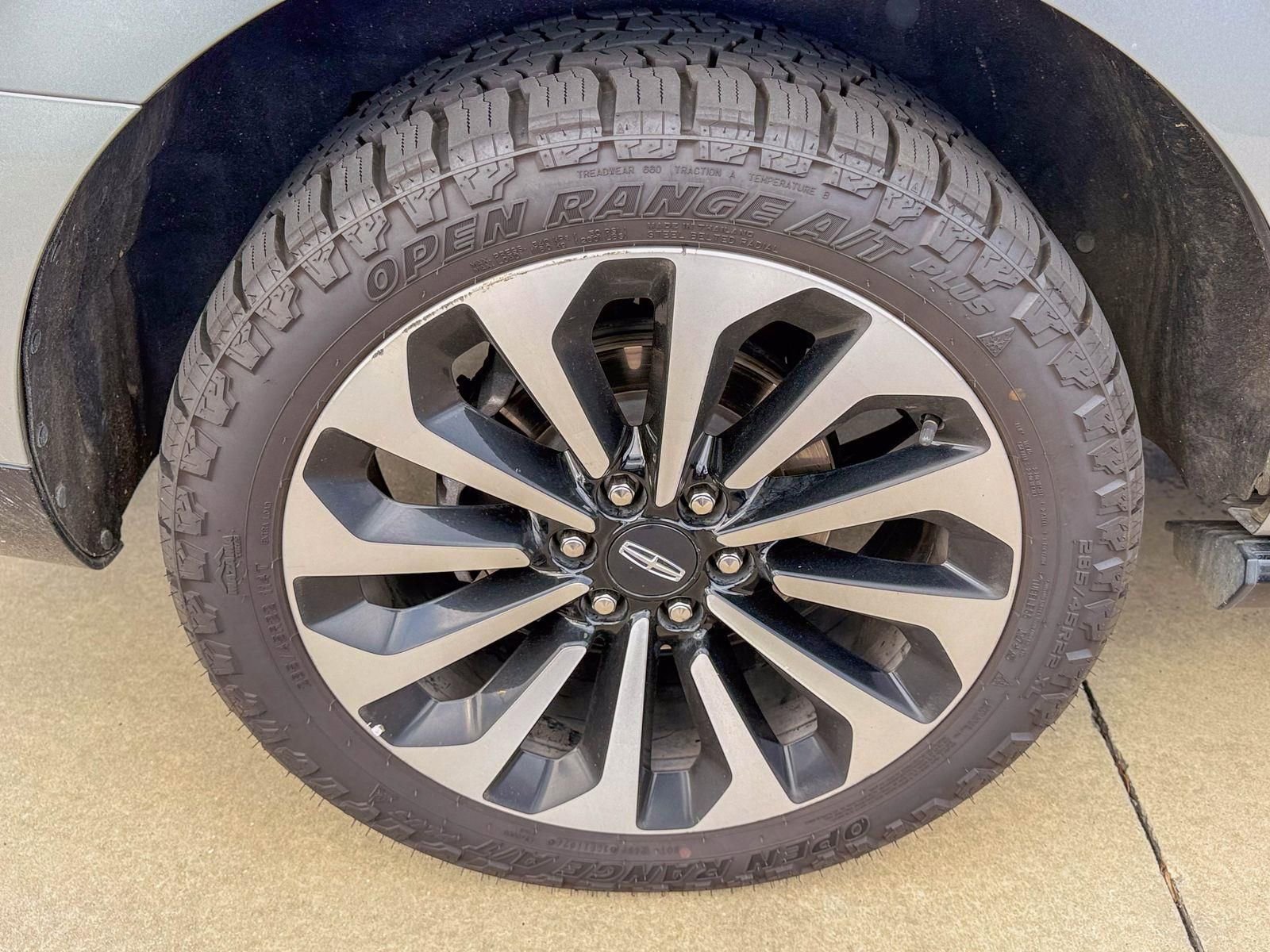 Used 2022 Lincoln Navigator Reserve image 5