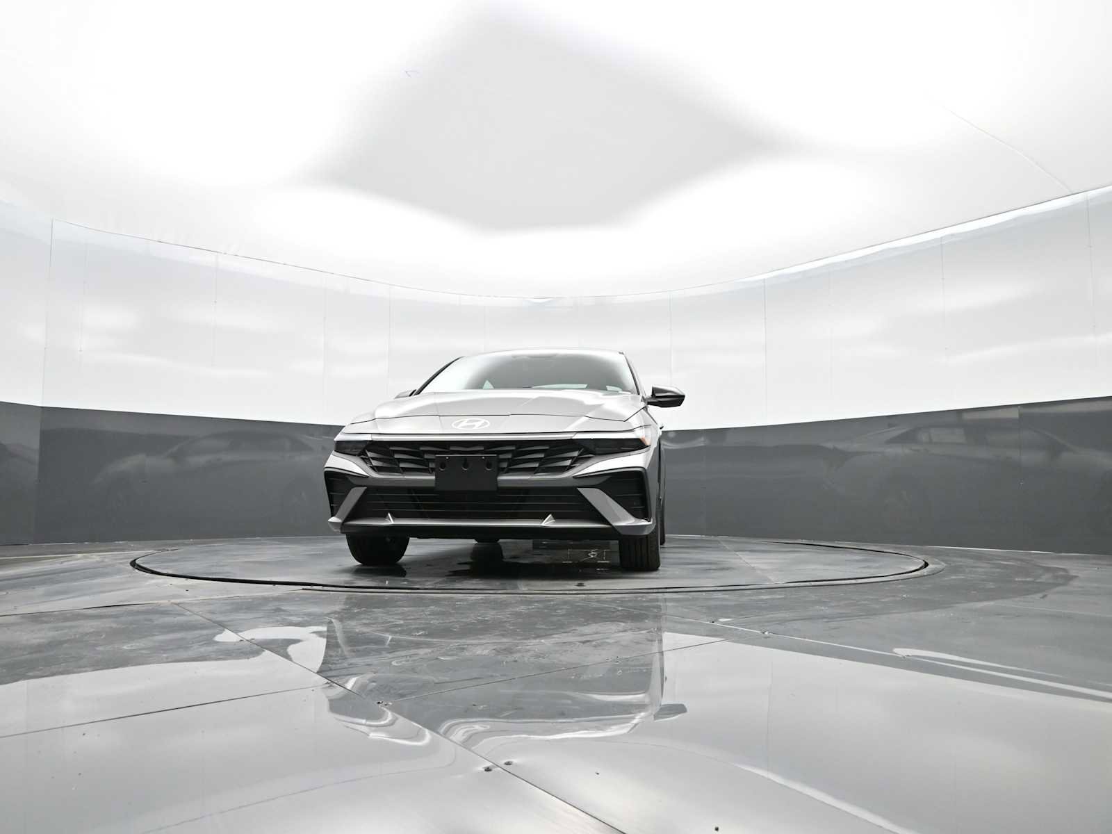 Certified 2025 Hyundai Elantra Sport image 46