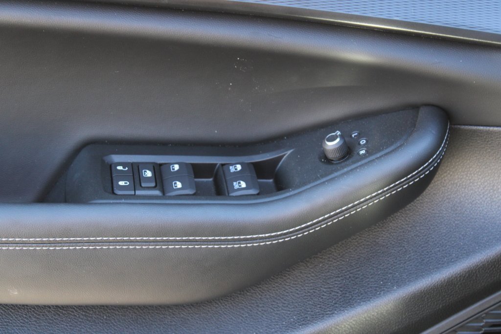 Used 2025 Jeep Grand Cherokee Laredo w/ Luxury Tech Group I image 10