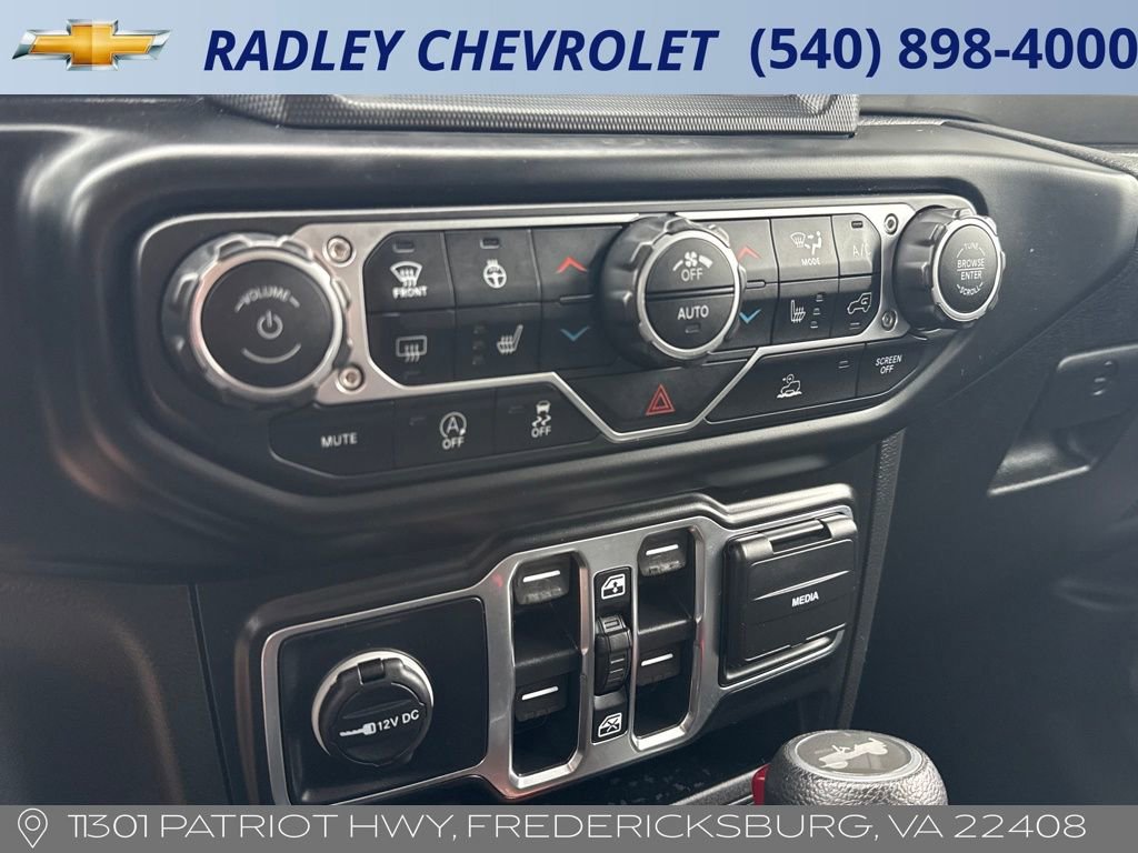 Used 2022 Jeep Wrangler Unlimited Sahara w/ Cold Weather Group image 10