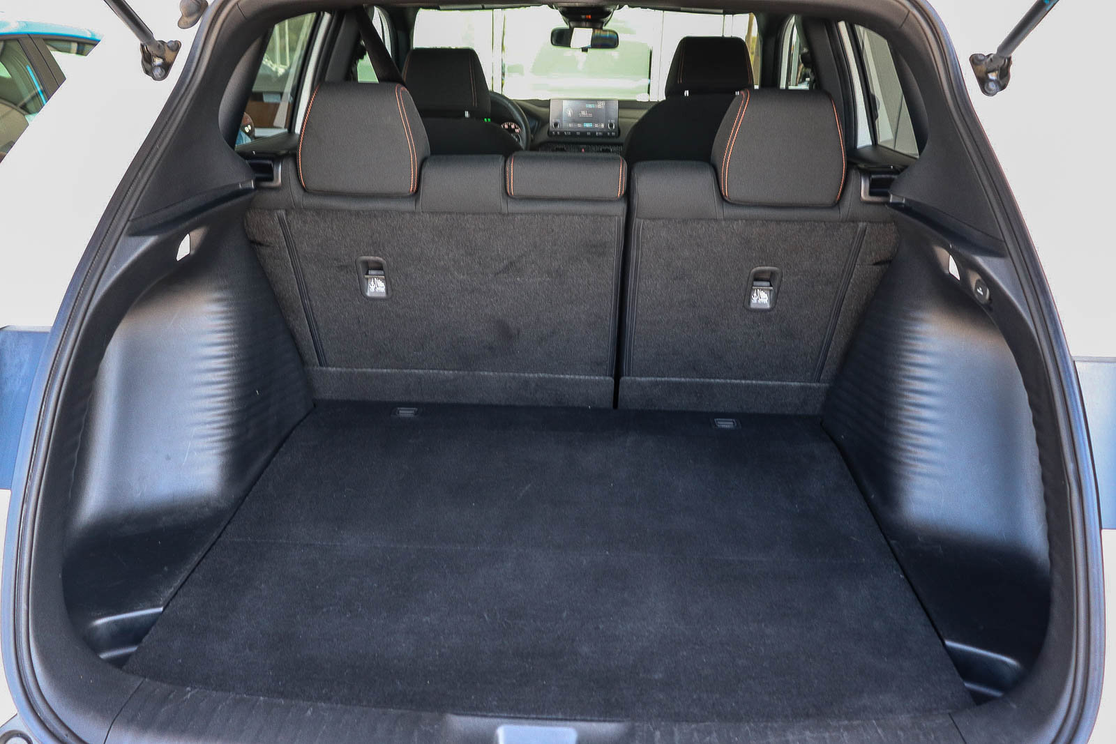 Certified 2025 Honda HR-V Sport image 30