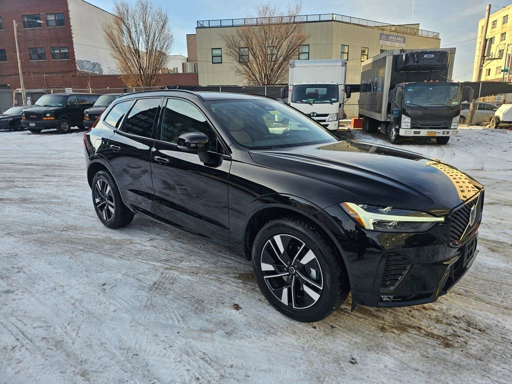 Certified 2026 Volvo XC60 B5 Core w/ Protection Package Premier image 5