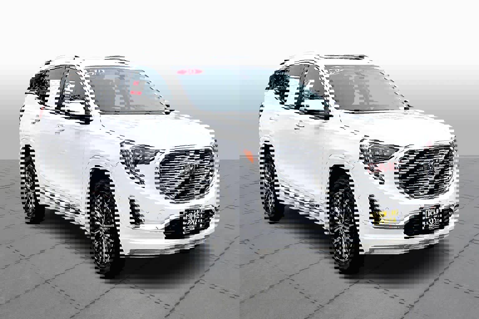 Used 2020 GMC Terrain Denali w/ Denali Premium Package image 3