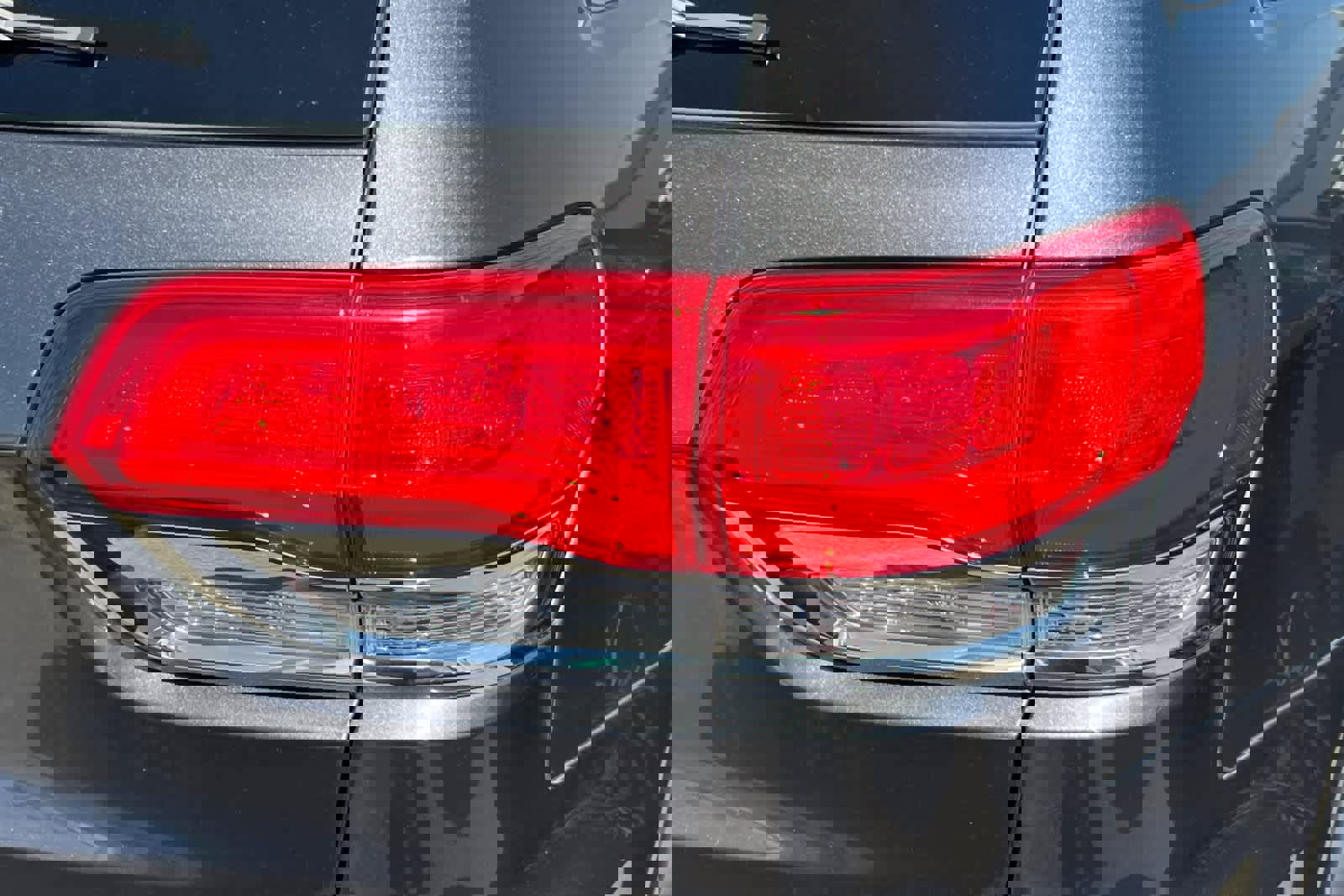 Used 2014 Jeep Grand Cherokee Overland w/ Advanced Technology Group image 18