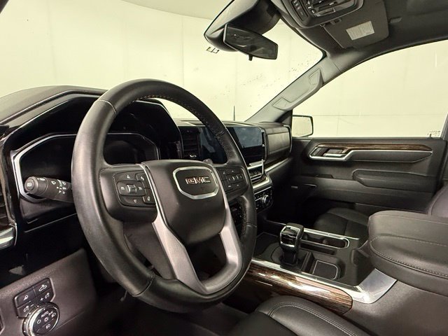 Used 2025 GMC Sierra 1500 Elevation w/ Elevation Premium Package AWD/4WD image 6