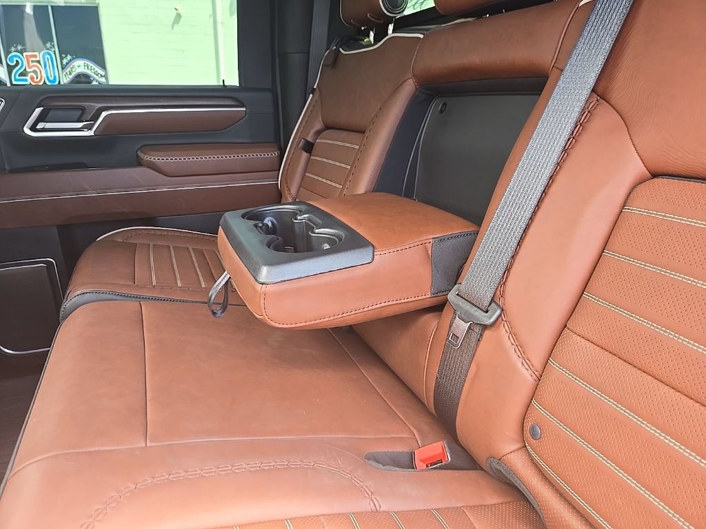 Used 2025 GMC Sierra 3500 Denali Ultimate AWD/4WD image 27