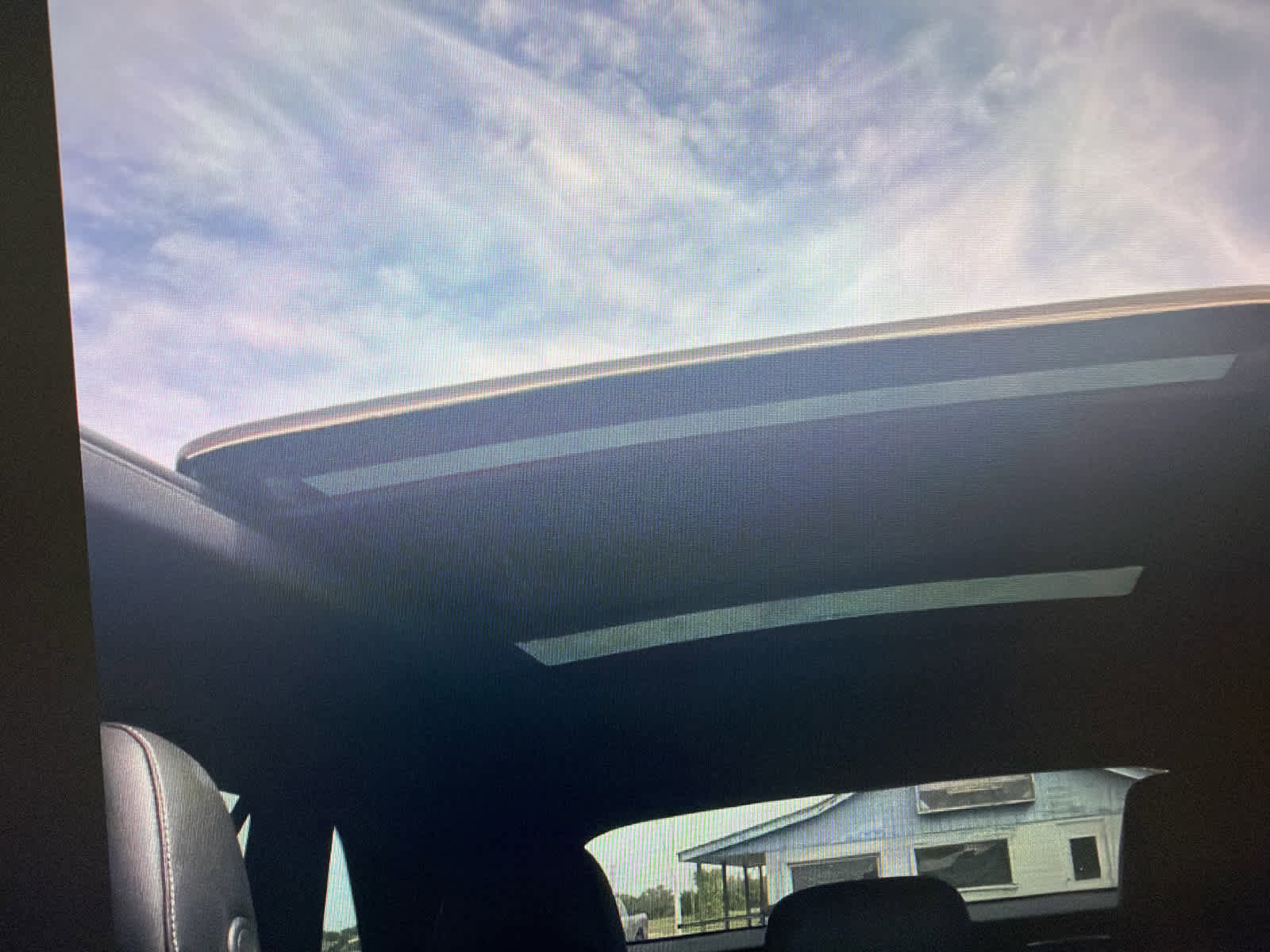 Used 2020 Volkswagen Atlas Cross Sport SE w/ Panoramic Sunroof Package FWD image 21