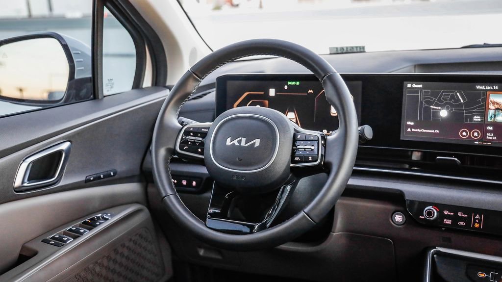 Used 2026 Kia Carnival SX image 16