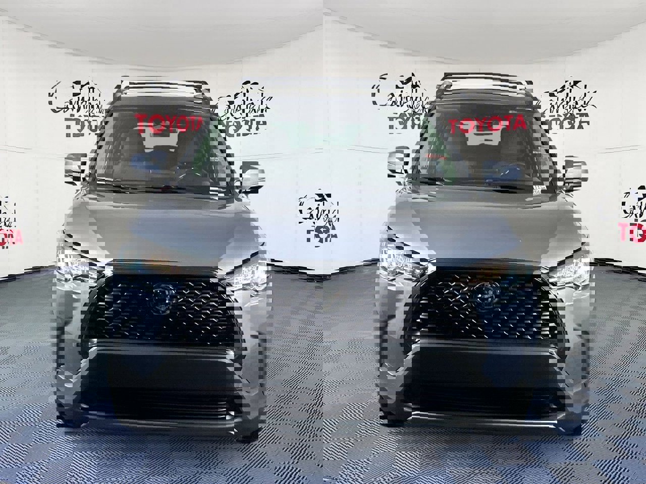 Used 2023 Toyota Corolla Cross LE image 3