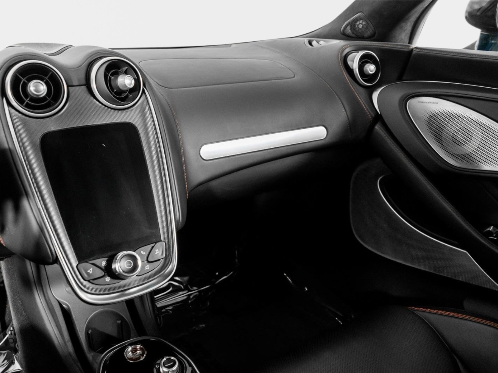 Used 2023 McLaren GT RWD image 33