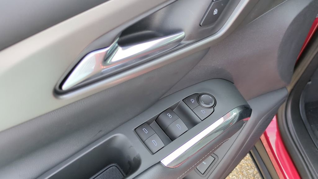 New 2026 Chevrolet Traverse LT w/ Midnight/Sport Edition FWD image 13