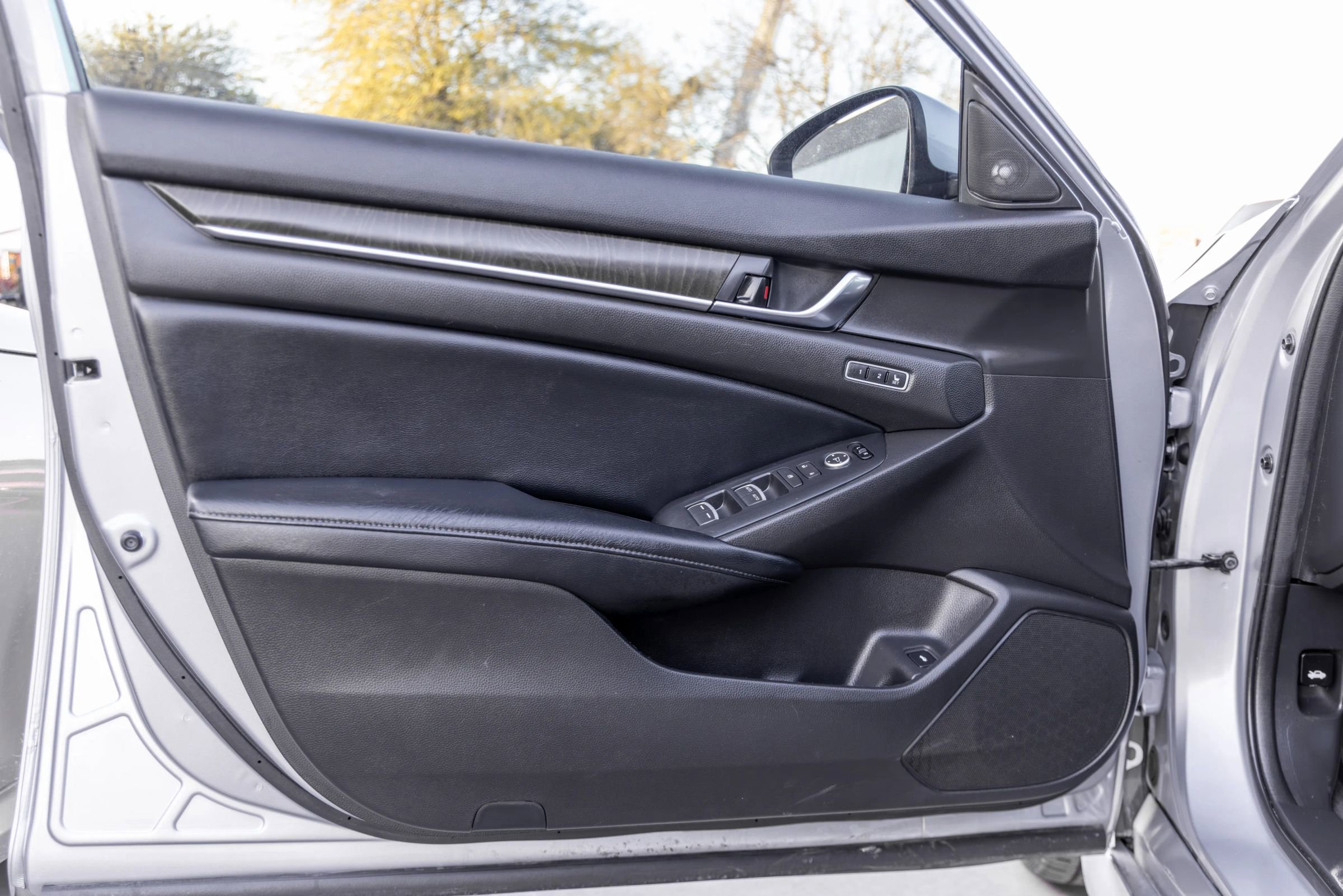 Used 2018 Honda Accord EX-L image 10