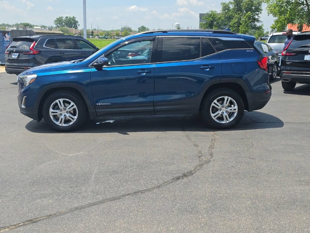 Used 2020 GMC Terrain SLE w/ Driver Convenience Package AWD/4WD image 4