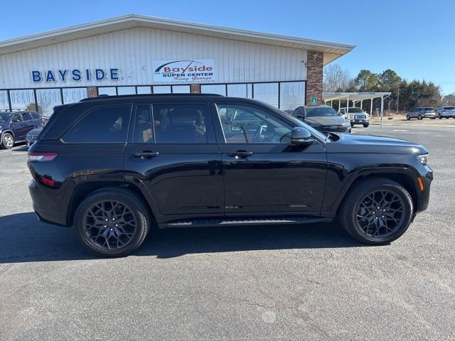 Used 2024 Jeep Grand Cherokee Summit image 4