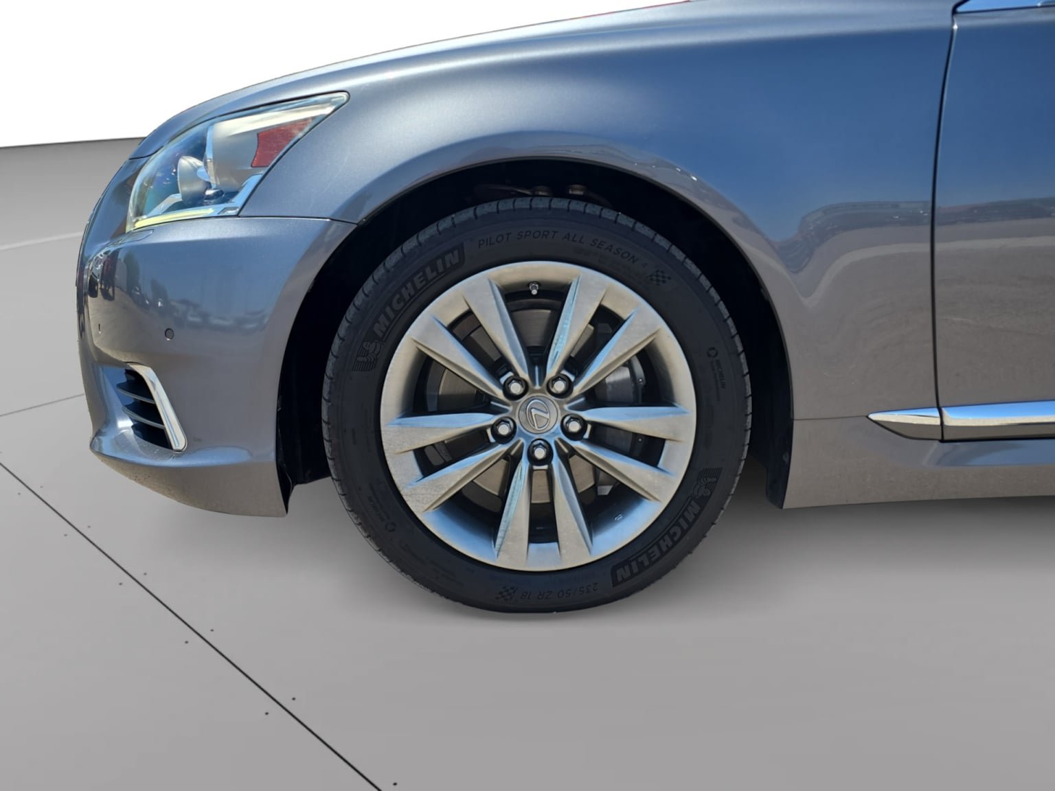 Used 2014 Lexus LS 460 w/ Comfort Package RWD image 9