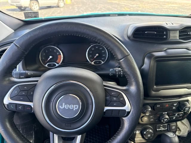 Used 2021 Jeep Renegade Latitude w/ Convenience Group AWD/4WD image 9