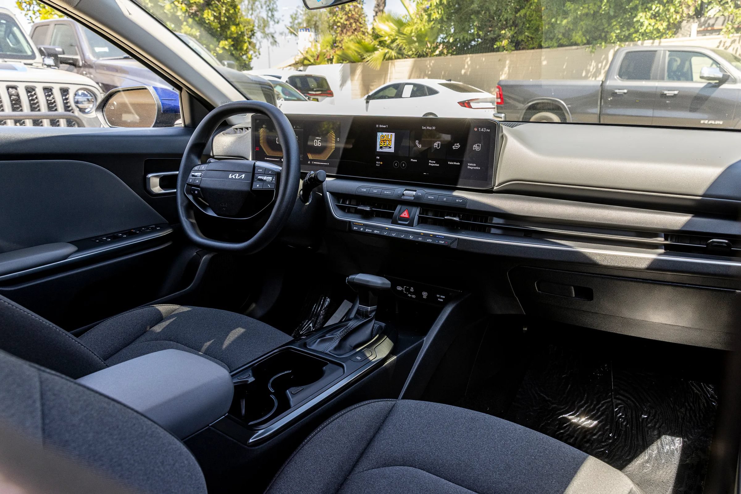 Used 2025 Kia K4 FWD image 29