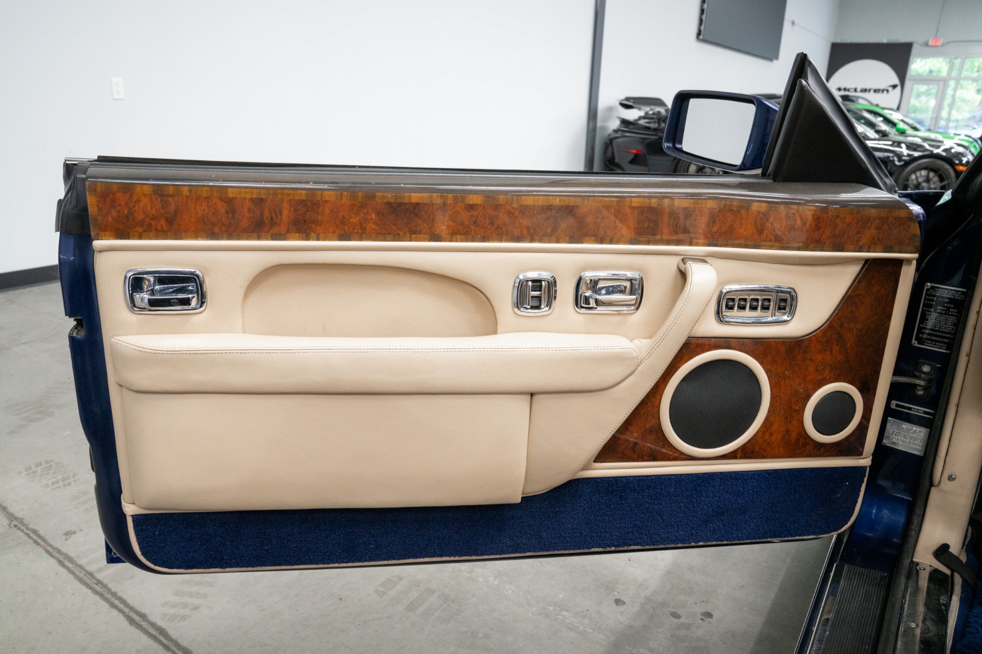 Used 1999 Bentley Azure Mulliner RWD image 35