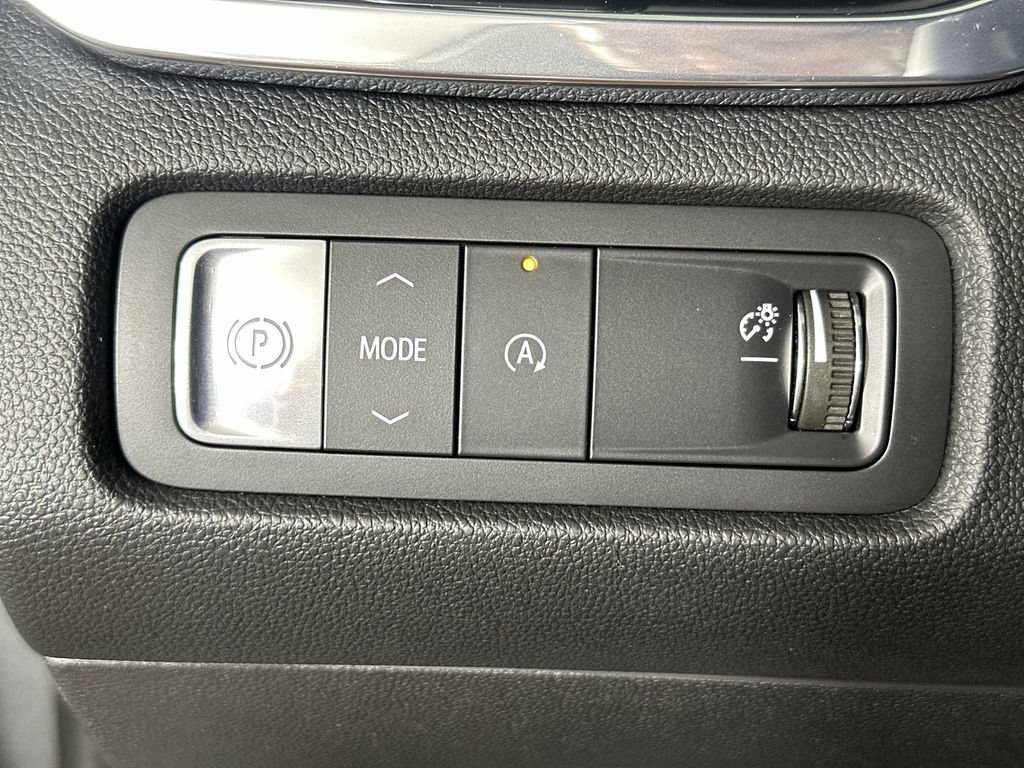 Used 2026 GMC Acadia Elevation w/ Elevation Premium Package FWD image 20