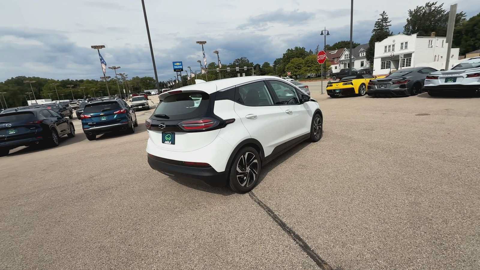Certified 2022 Chevrolet Bolt LT w/ Infotainment Package FWD image 8