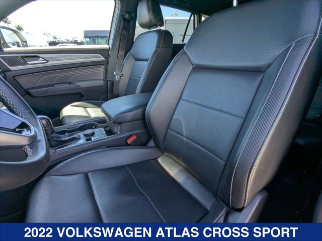 Used 2022 Volkswagen Atlas Cross Sport SE w/ Black Wheel Package AWD/4WD image 21