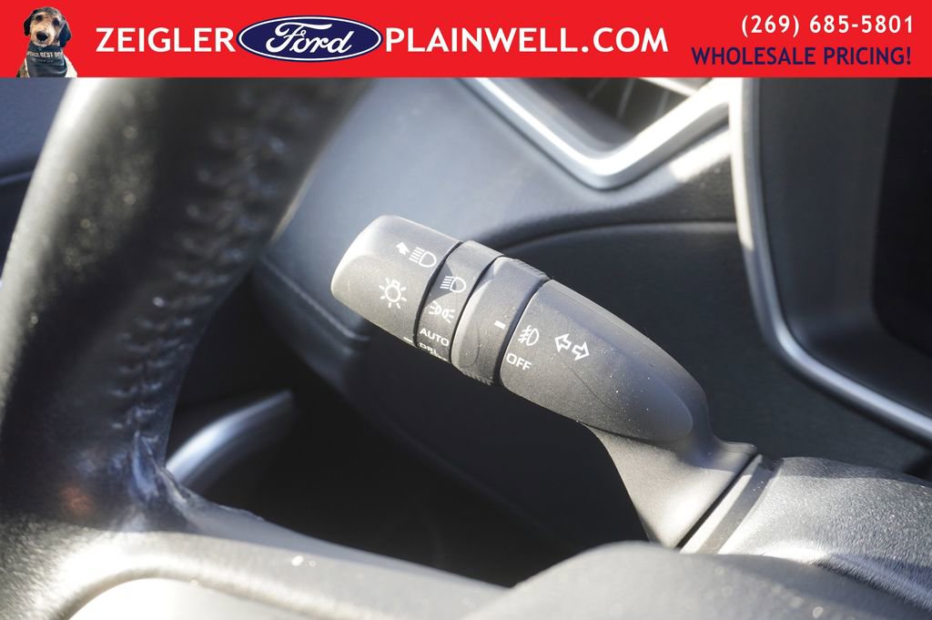 Used 2023 Toyota Corolla Cross XLE w/ Convenience Package image 23