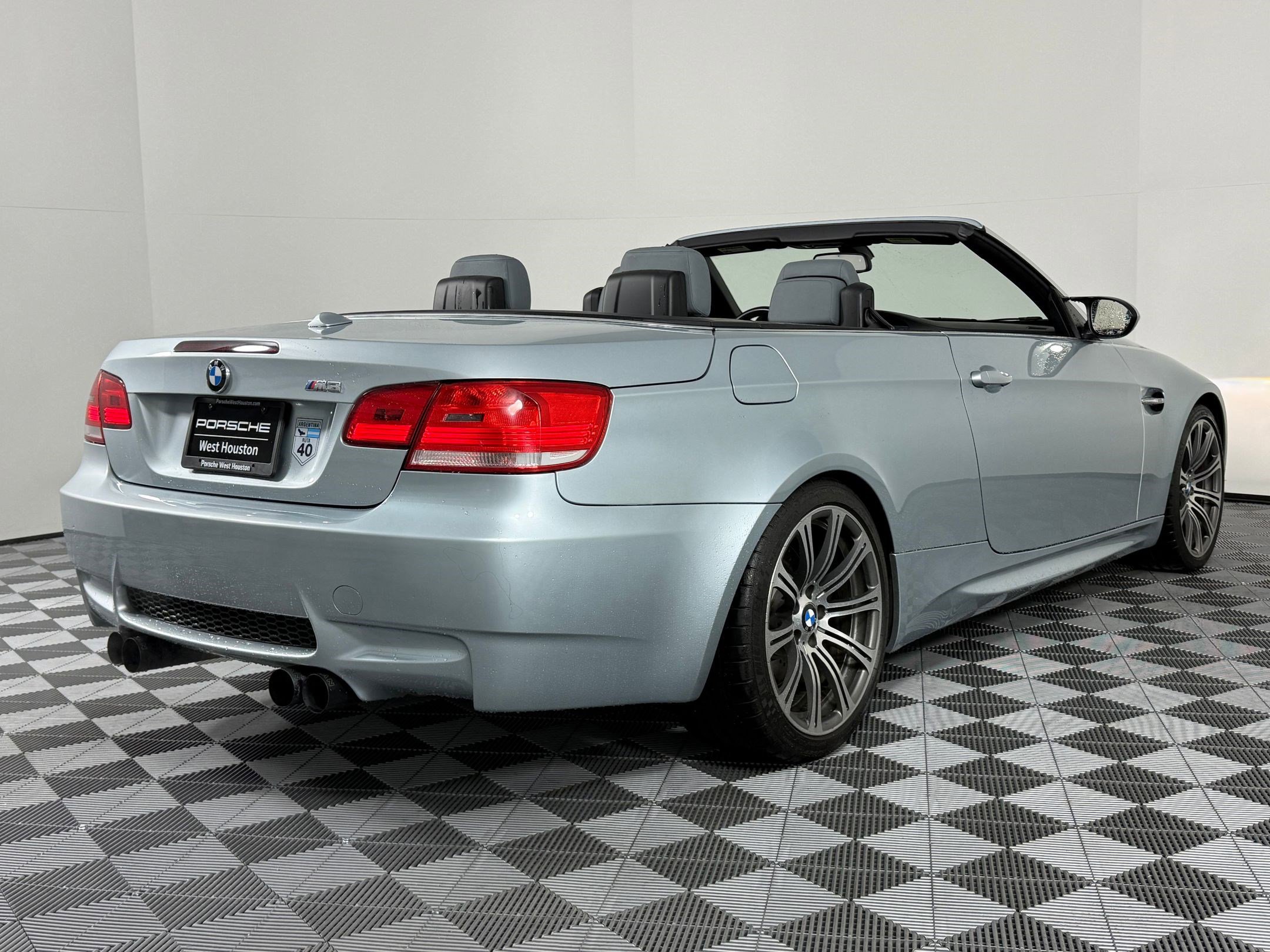 Used 2010 BMW M3 Convertible image 9