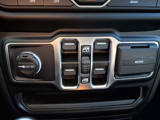 Used 2023 Jeep Gladiator Sport AWD/4WD image 25