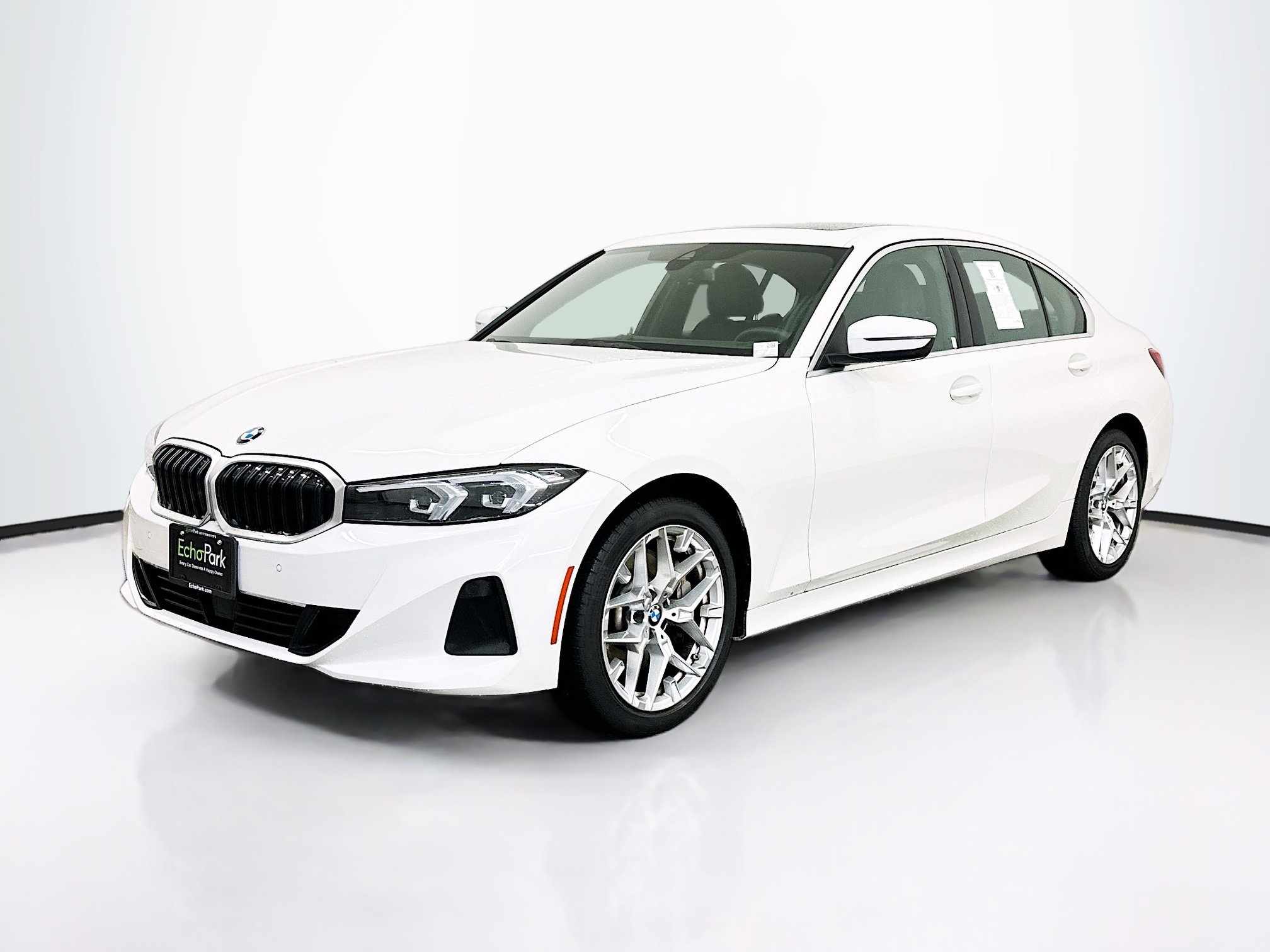 Used 2025 BMW 330i xDrive 330i xDrive image 3