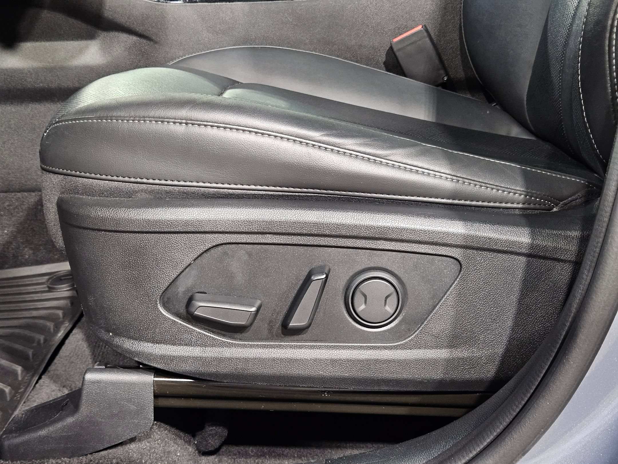 Used 2023 Kia Sorento SX AWD/4WD image 23