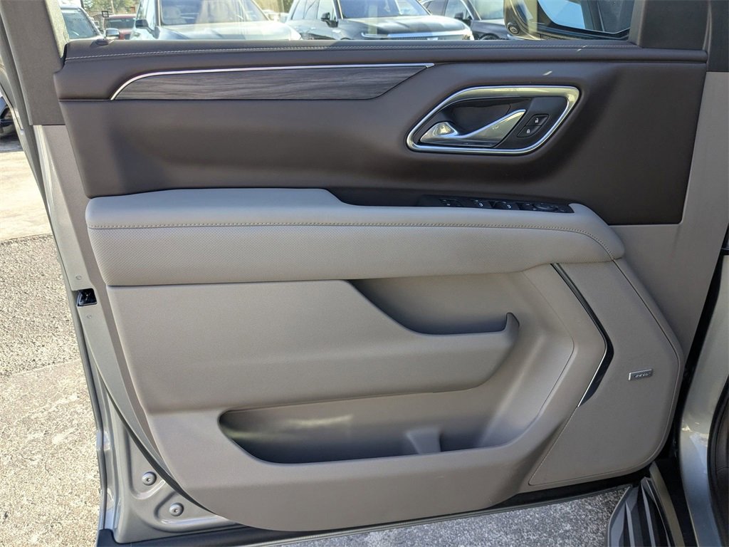 Certified 2024 GMC Yukon XL SLT w/ SLT Luxury Package image 10