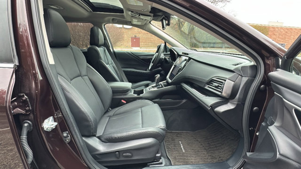 Used 2025 Subaru Outback Limited XT image 25