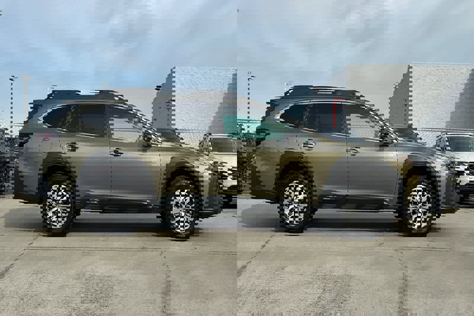 Certified 2025 Subaru Outback Premium w/ Popular Package #1 image 2