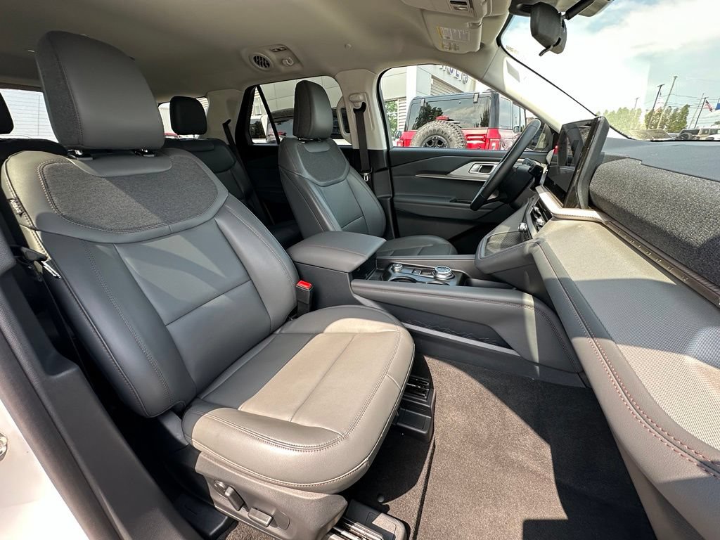 New 2026 Ford Explorer Active w/ Active Comfort Package AWD/4WD image 24