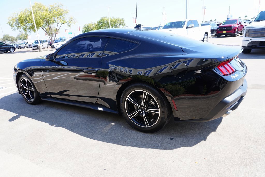 Certified 2025 Ford Mustang Coupe image 4