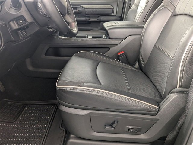 Used 2025 RAM 3500 Limited image 14