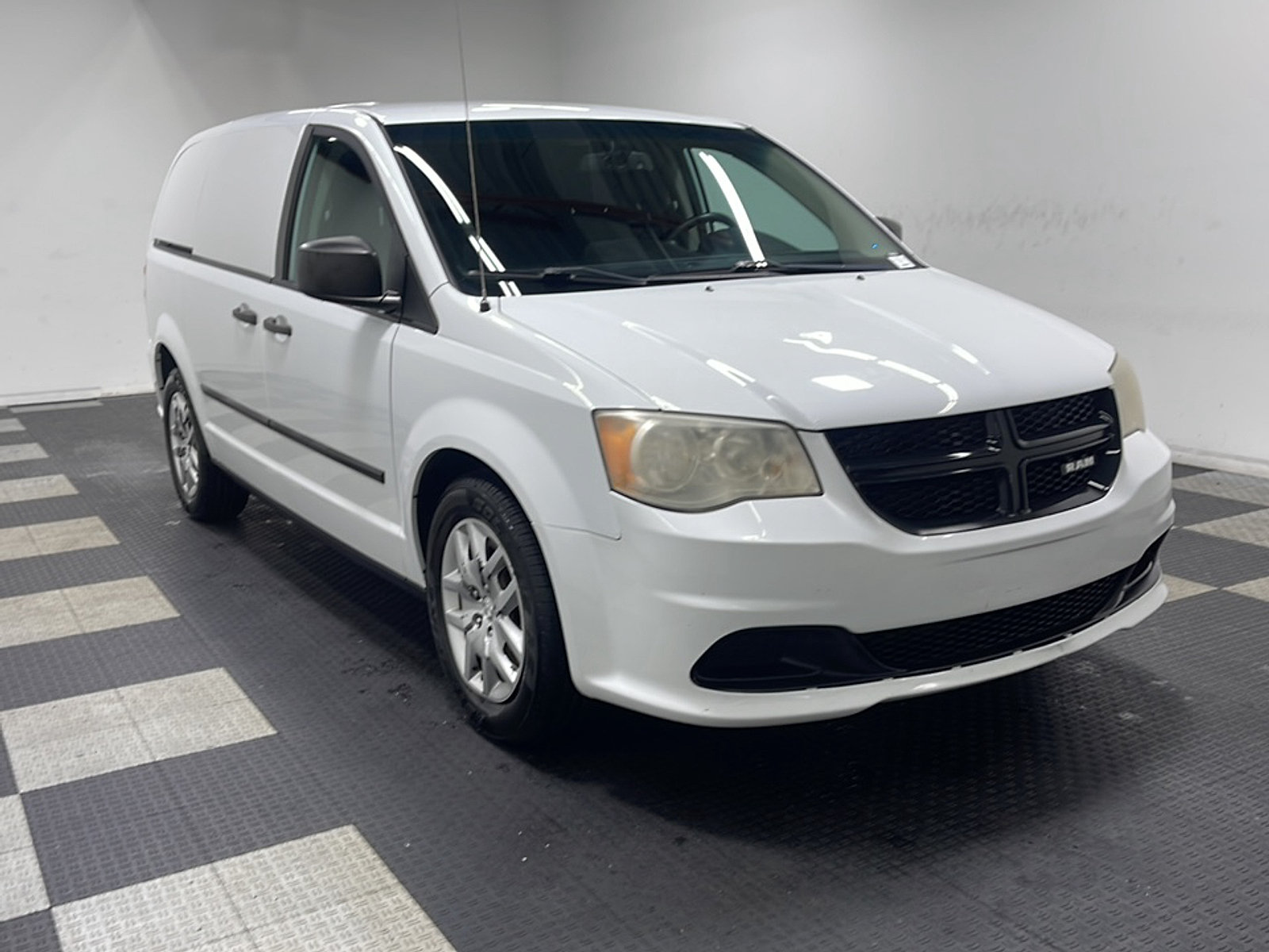 Used 2014 RAM C/V Tradesman w/ UConnect Hands-Free Group FWD image 22