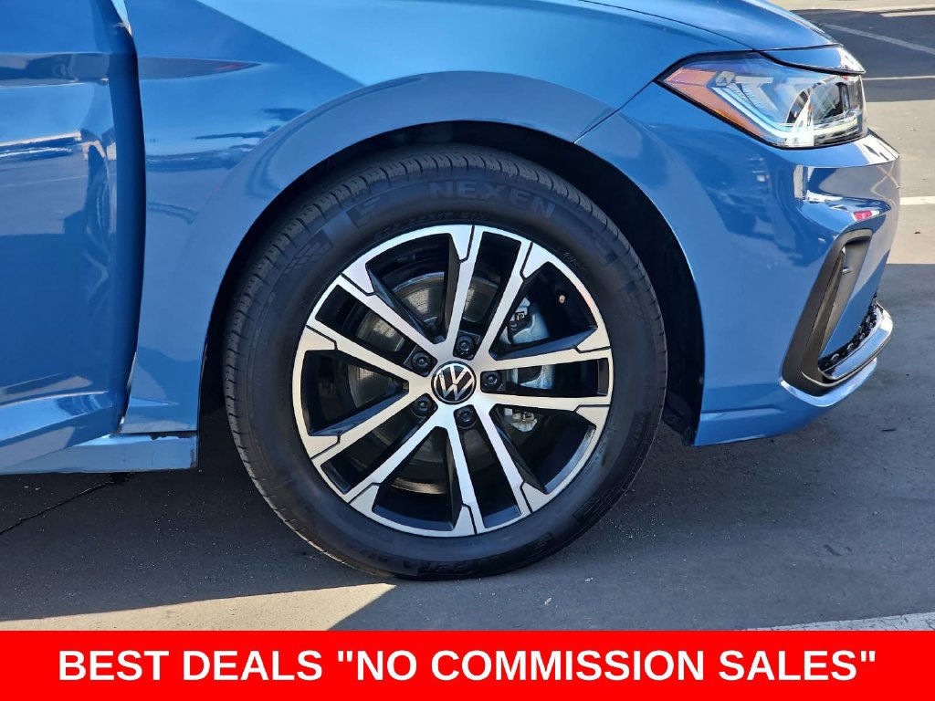 Used 2025 Volkswagen Jetta Sport FWD image 38